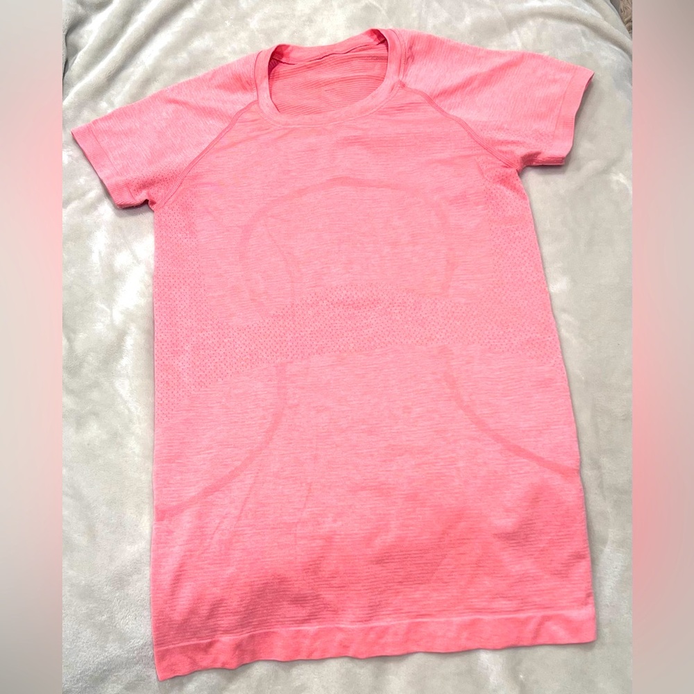 Lululemon swiftly tech short sleeve